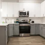 Sleek 2Bed2Bath Wi-Fi-Templeuwdparking