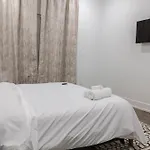 Sleek 2Bed2Bath Wi-Fi-Templeuwdparking