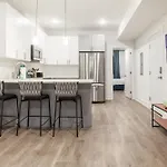 Sleek 2Bed2Bath Wi-Fi-Templeuwdparking