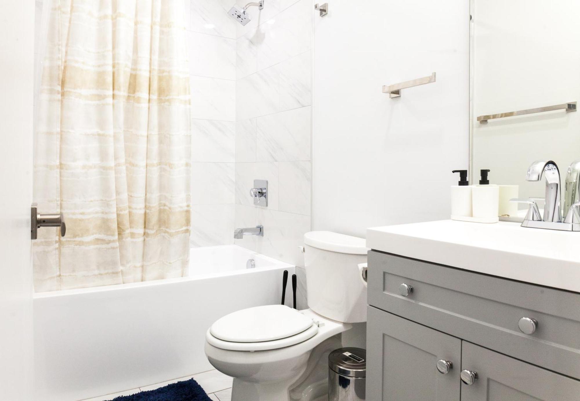 Sleek 2bed2bath Wi-fi-templeuwdparking *