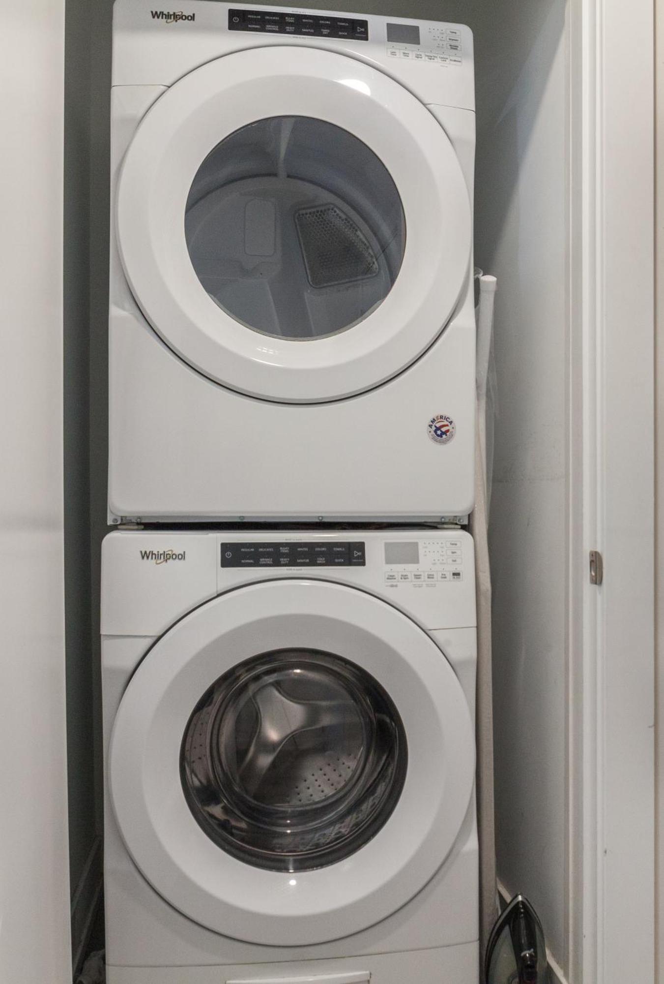 Sleek 2bed2bath Wi-fi-templeuwdparking
