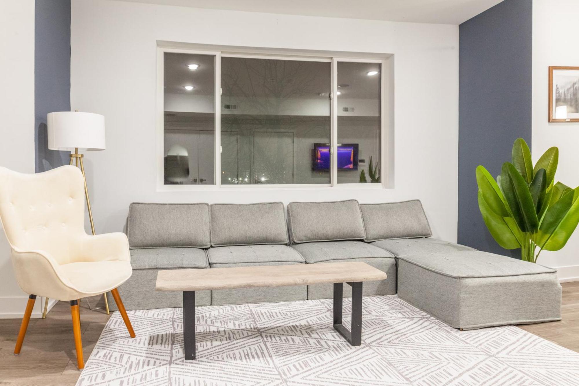 Sleek 2bed2bath Wi-fi-templeuwdparking Philadelphia