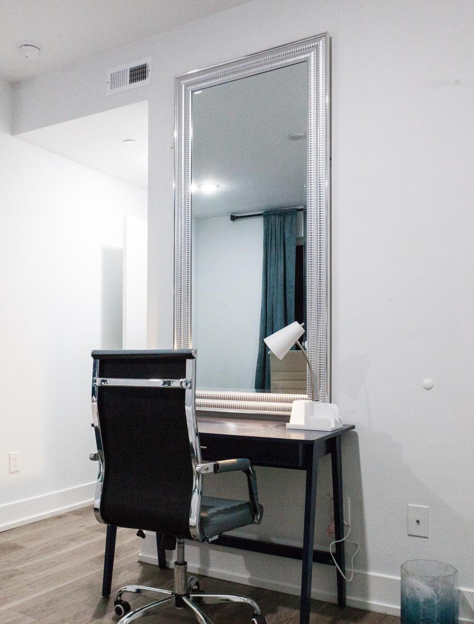 Sleek 2bed2bath Wi-fi-templeuwdparking